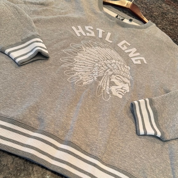 Hustle Gang light Gray Crewneck Sweater with embroidered Graphic Design EUC 3XL - Picture 6 of 12